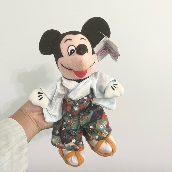 The Disney Store Mickey Mouse Japanese Stuffed Animal with Kimono 8” Ripped Tag - Picture 1 of 7
